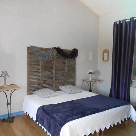 Bed and Breakfast Le Relais Du Grand Logis Civrieux Camera foto