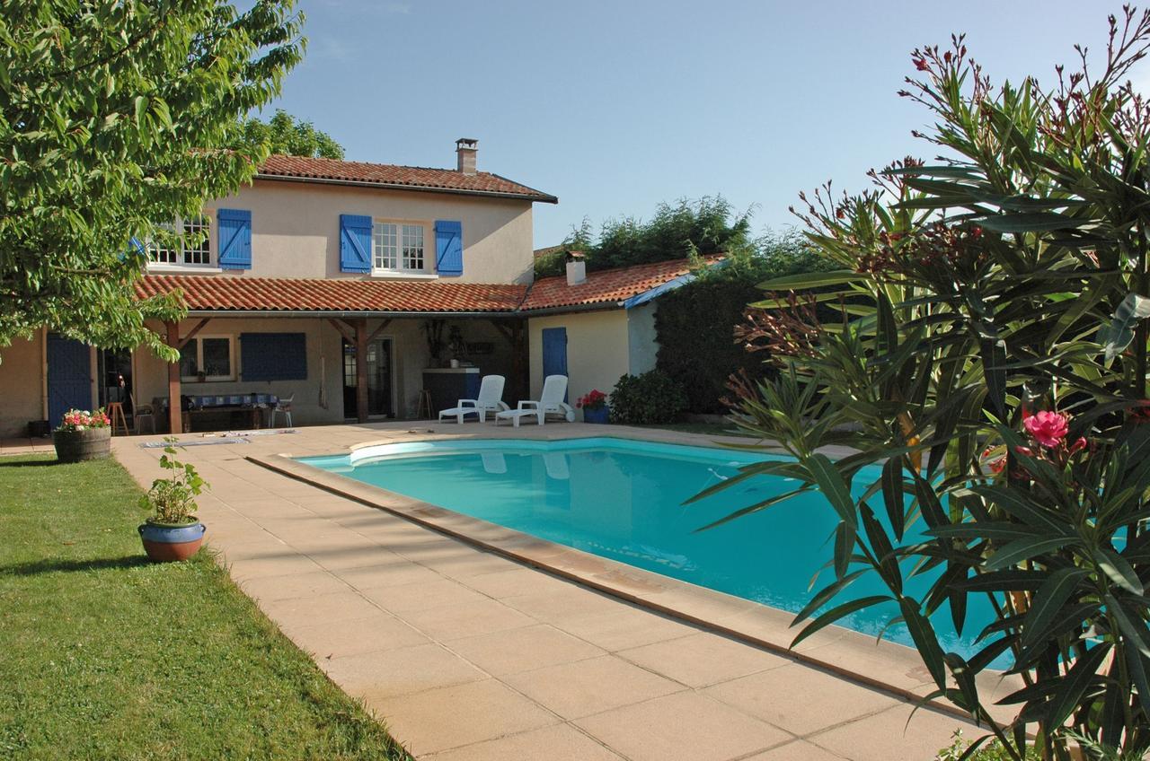 Bed and Breakfast Le Relais Du Grand Logis Civrieux Esterno foto