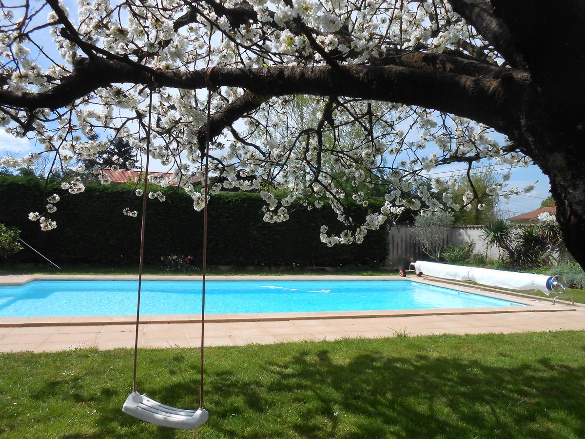 Bed and Breakfast Le Relais Du Grand Logis Civrieux Esterno foto