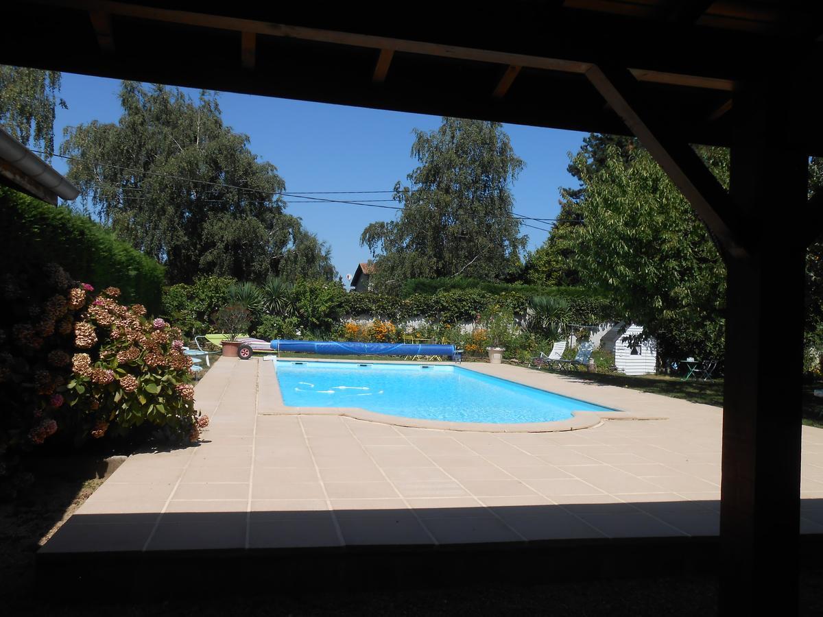 Bed and Breakfast Le Relais Du Grand Logis Civrieux Esterno foto