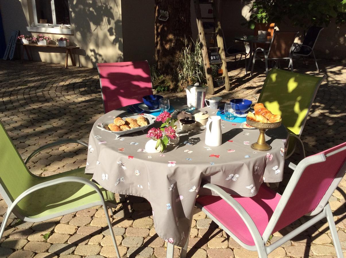 Bed and Breakfast Le Relais Du Grand Logis Civrieux Esterno foto