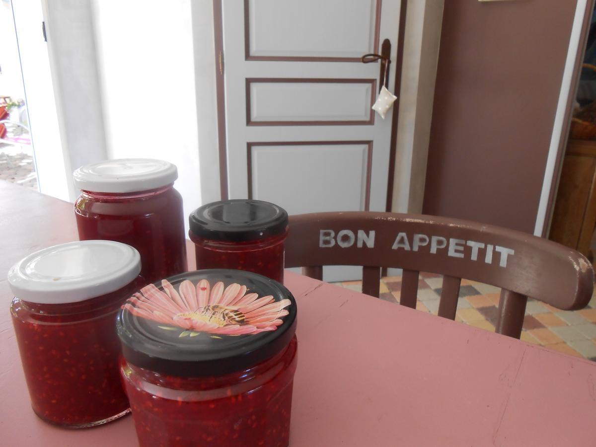 Bed and Breakfast Le Relais Du Grand Logis Civrieux Esterno foto