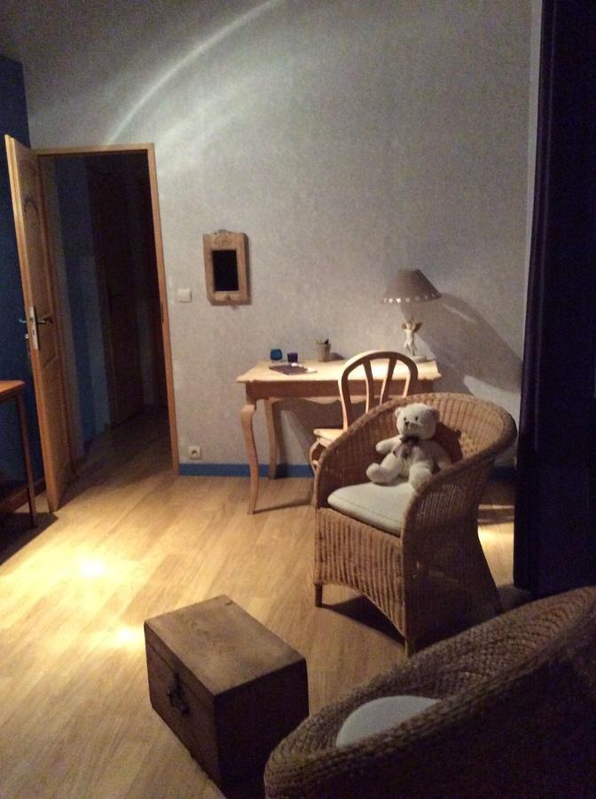 Bed and Breakfast Le Relais Du Grand Logis Civrieux Esterno foto