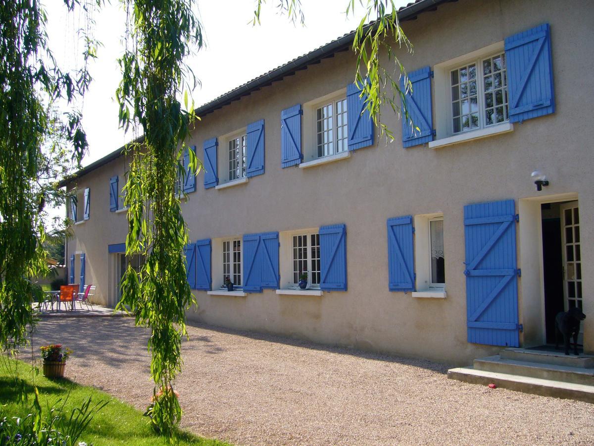 Bed and Breakfast Le Relais Du Grand Logis Civrieux Esterno foto