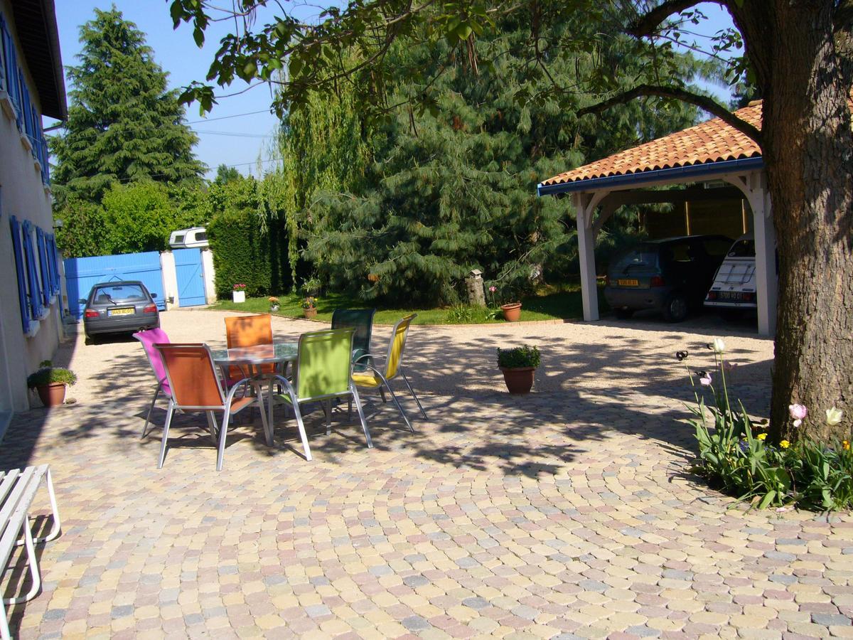 Bed and Breakfast Le Relais Du Grand Logis Civrieux Esterno foto