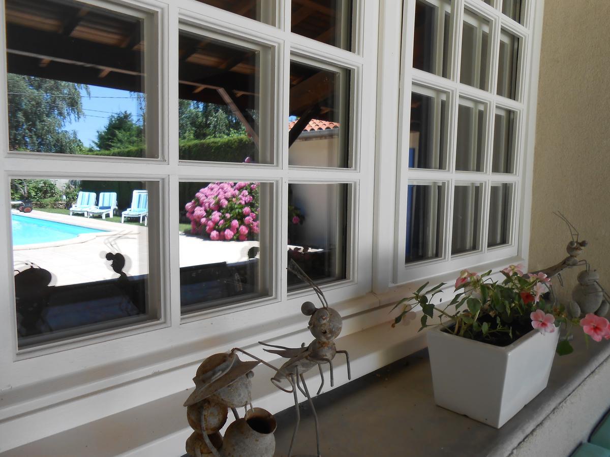 Bed and Breakfast Le Relais Du Grand Logis Civrieux Esterno foto