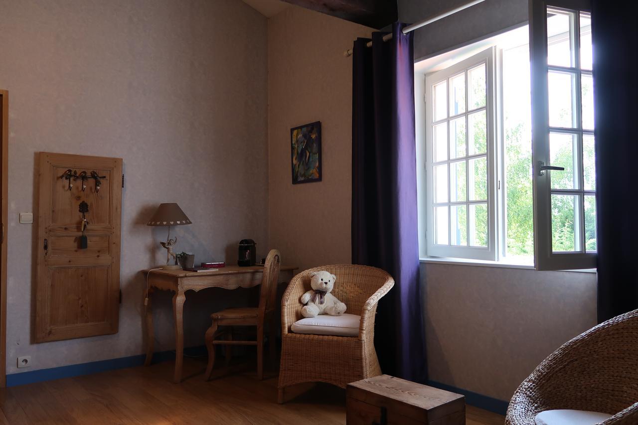 Bed and Breakfast Le Relais Du Grand Logis Civrieux Esterno foto