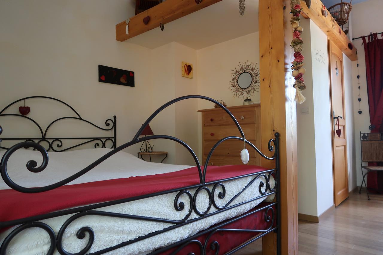 Bed and Breakfast Le Relais Du Grand Logis Civrieux Esterno foto